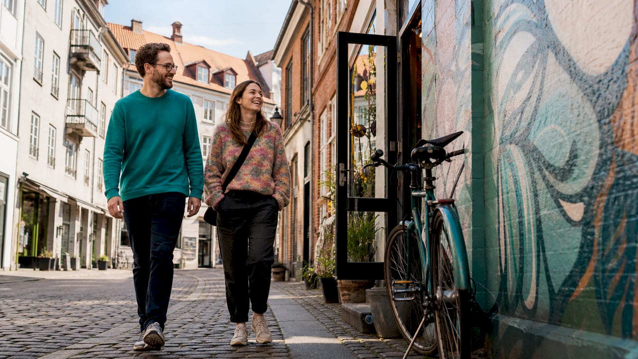 Friends exploring in the Latin Quarter in Aarhus