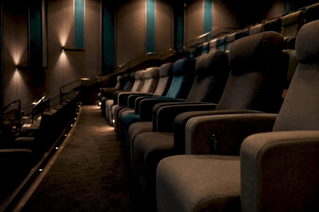 Bei kino.dk Esbjerg können Sie sich zurücklehnen und den Film in luxuriösen Komfortsesseln genießen, die zusätzlichen Komfort und Verwöhnung für Ihr Kinoerlebnis bieten.
