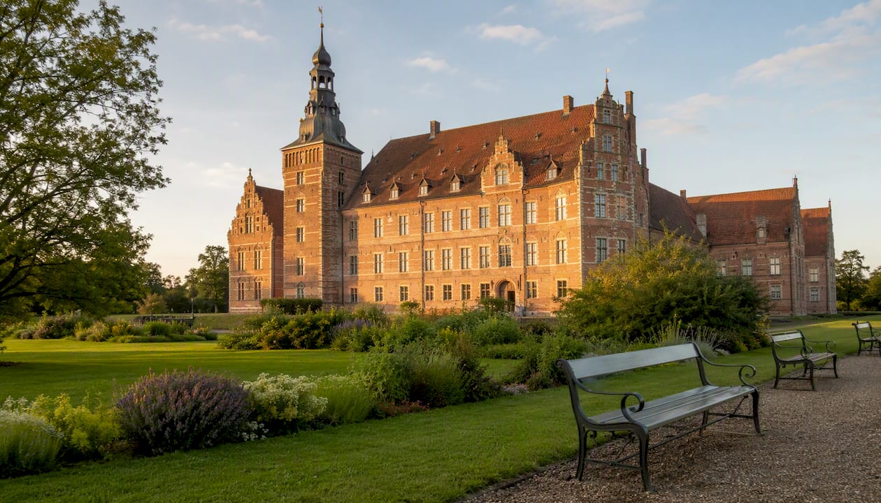 Valdemars Slot und der schöne Schlosspark von außen